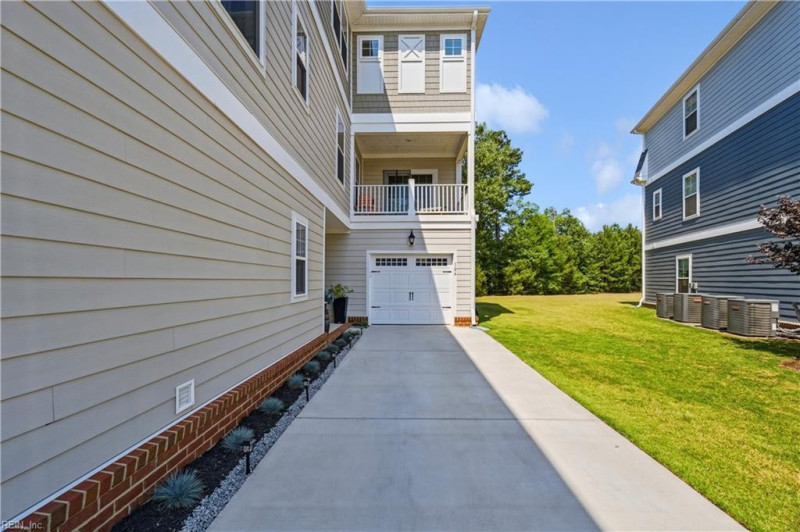 Photo 2 of 33 residential for sale in York County virginia