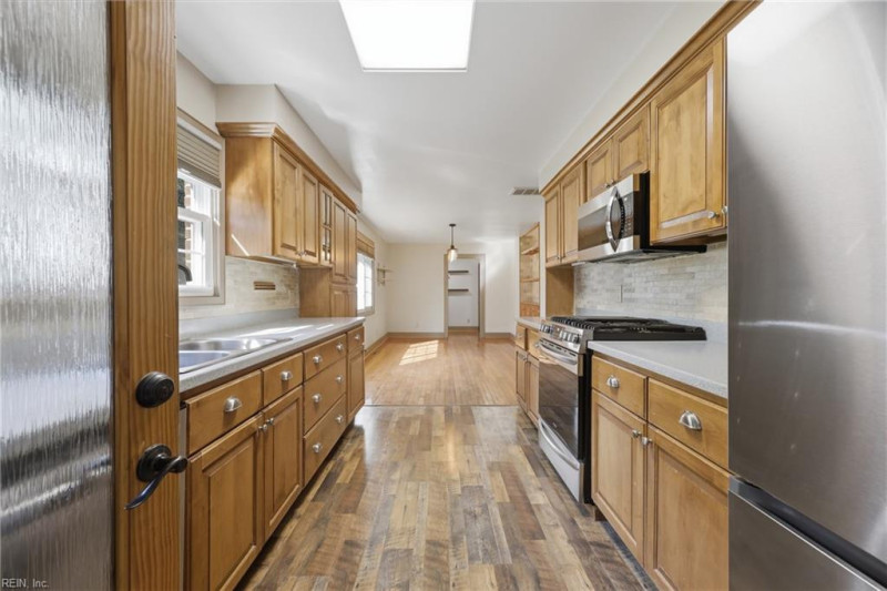 Photo 15 of 49 residential for sale in Virginia Beach virginia