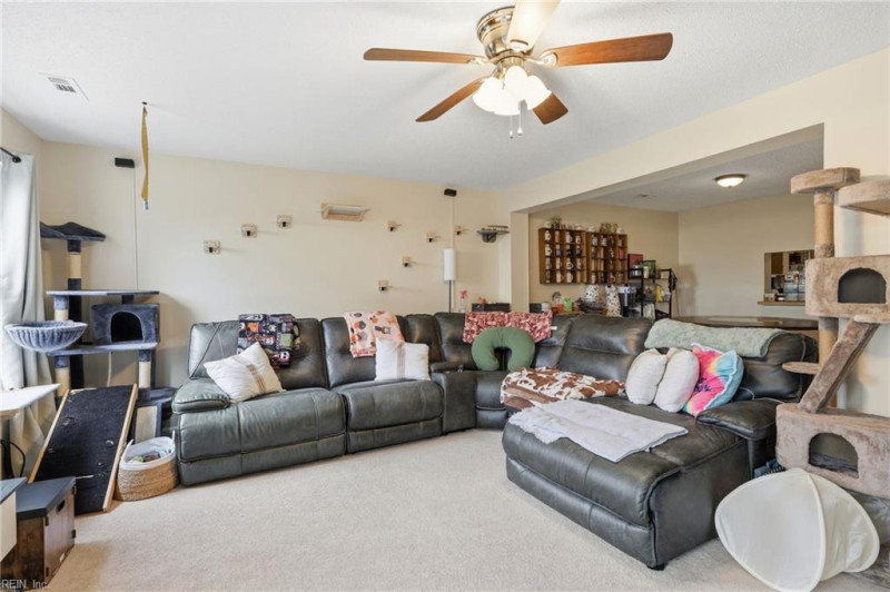 Photo 12 of 40 residential for sale in Virginia Beach virginia