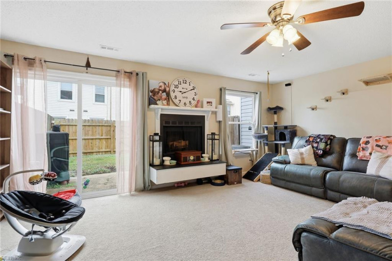 Photo 13 of 40 residential for sale in Virginia Beach virginia