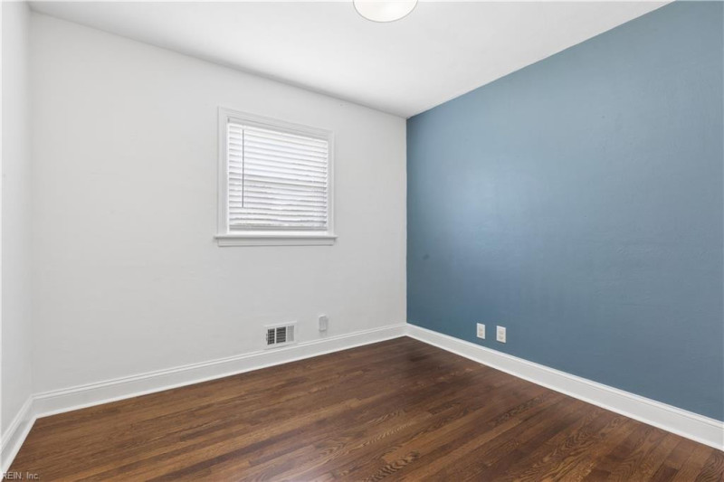Photo 18 of 35 residential for sale in Virginia Beach virginia