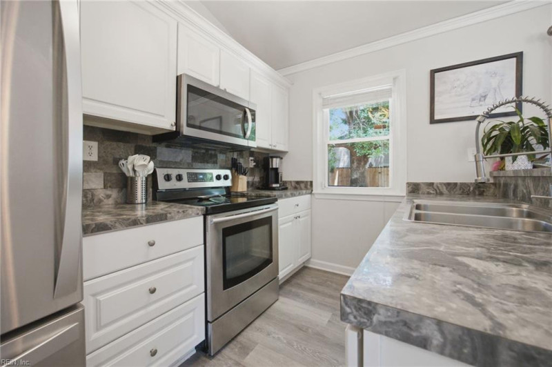 Photo 14 of 27 residential for sale in Virginia Beach virginia
