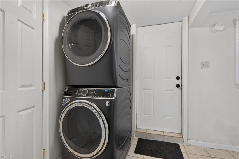 Photo 13 of 30 residential for sale in Virginia Beach virginia