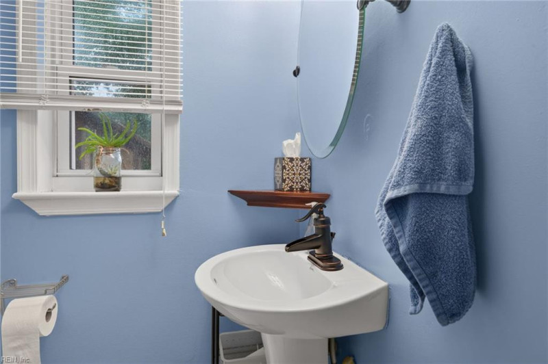 Photo 16 of 30 residential for sale in Virginia Beach virginia