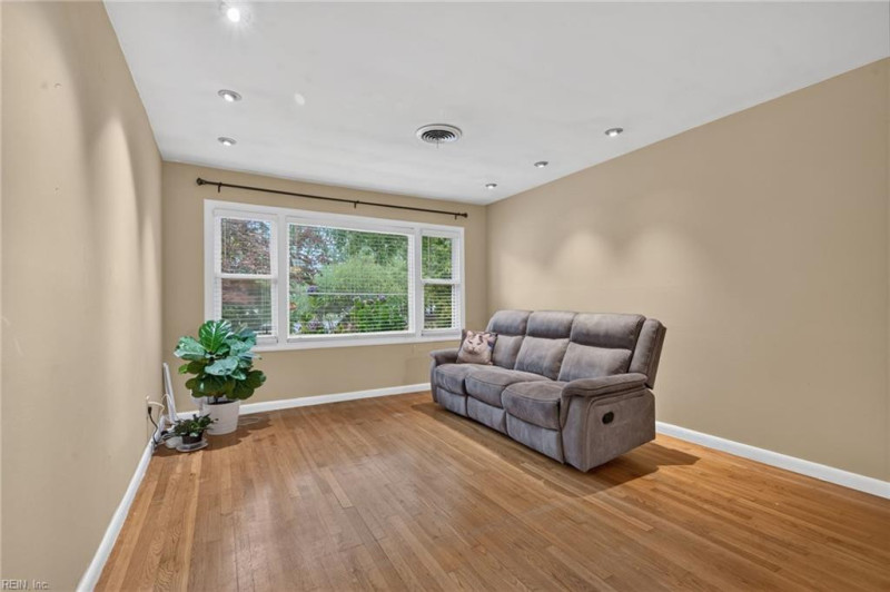 Photo 3 of 30 residential for sale in Virginia Beach virginia