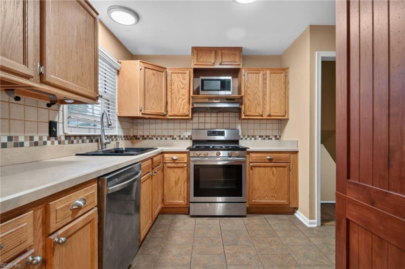 Photo 8 of 30 residential for sale in Virginia Beach virginia
