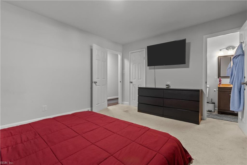 Photo 18 of 39 residential for sale in Chesapeake virginia