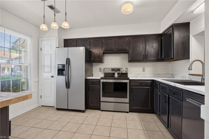Photo 5 of 26 residential for sale in Virginia Beach virginia