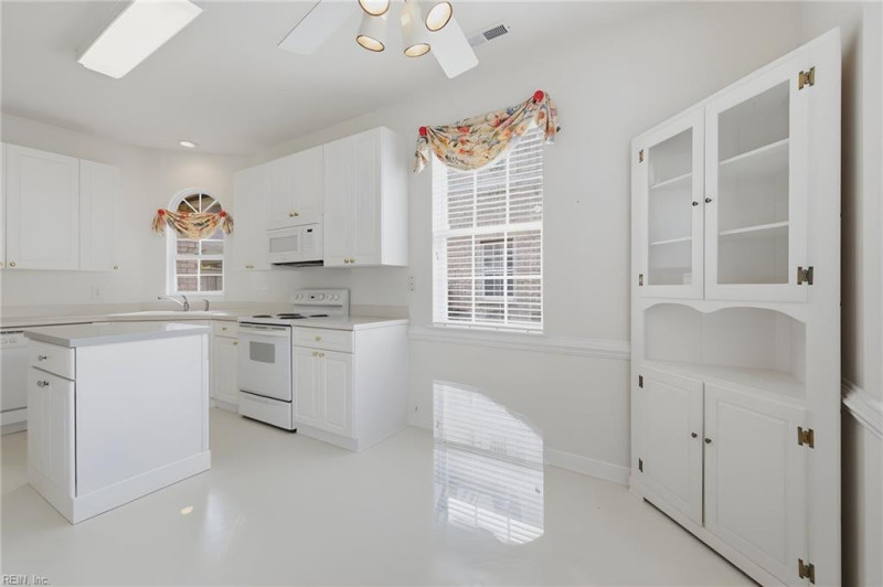 Photo 18 of 30 residential for sale in Virginia Beach virginia