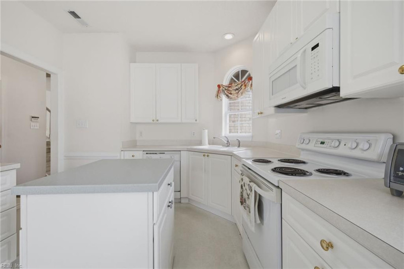 Photo 19 of 30 residential for sale in Virginia Beach virginia
