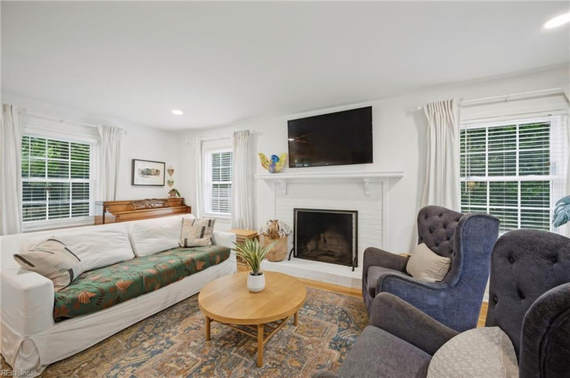Photo 18 of 50 residential for sale in Virginia Beach virginia