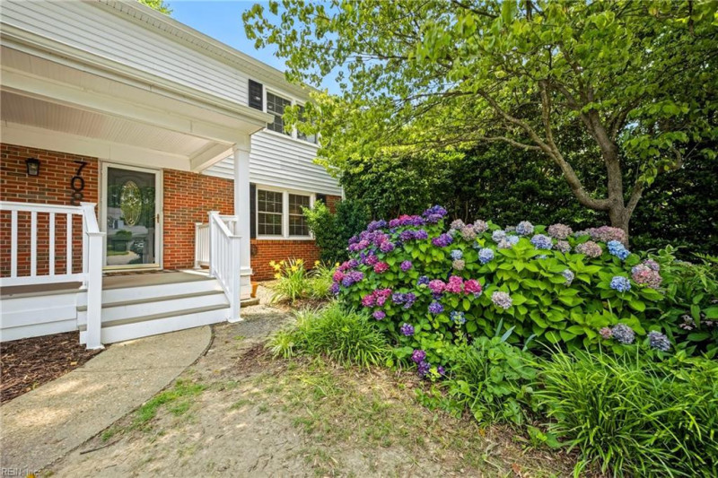 Photo 4 of 50 residential for sale in Virginia Beach virginia