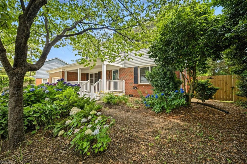 Photo 5 of 50 residential for sale in Virginia Beach virginia