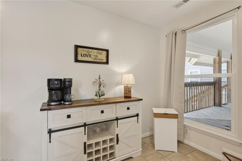 Photo 10 of 49 residential for sale in Chesapeake virginia