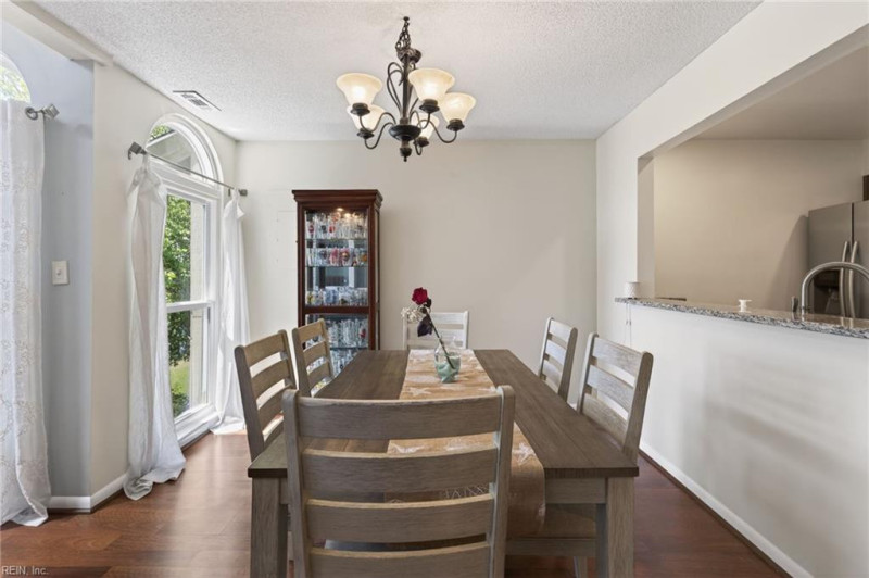 Photo 12 of 49 residential for sale in Chesapeake virginia