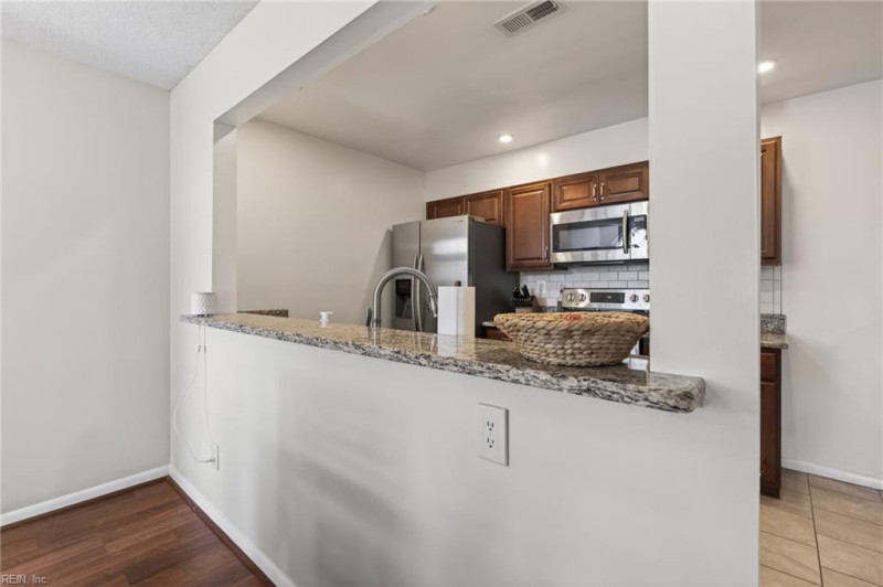 Photo 14 of 49 residential for sale in Chesapeake virginia