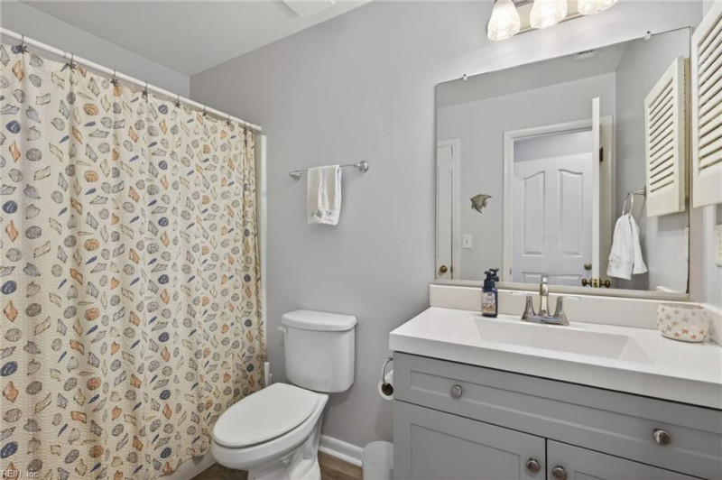 Photo 18 of 49 residential for sale in Chesapeake virginia