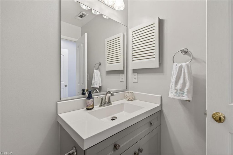 Photo 19 of 49 residential for sale in Chesapeake virginia