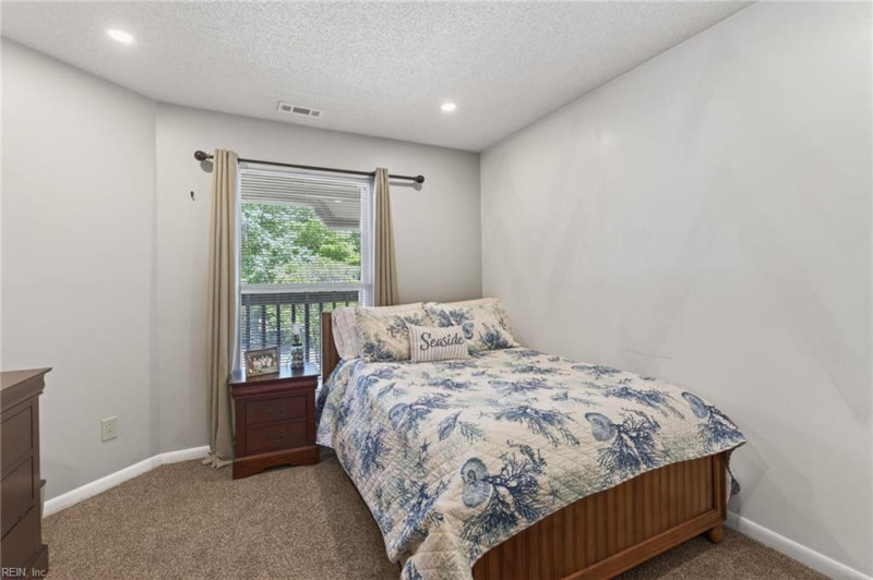 Photo 20 of 49 residential for sale in Chesapeake virginia