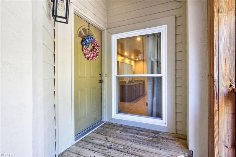 Photo 5 of 49 residential for sale in Chesapeake virginia