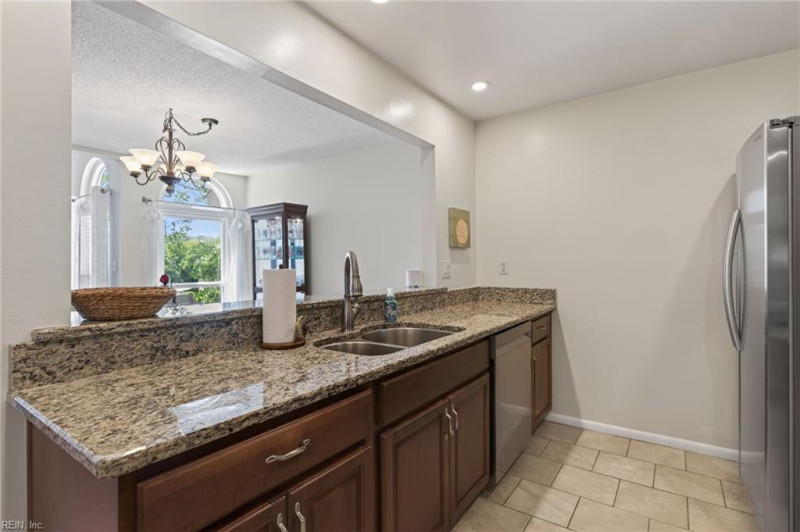 Photo 8 of 49 residential for sale in Chesapeake virginia
