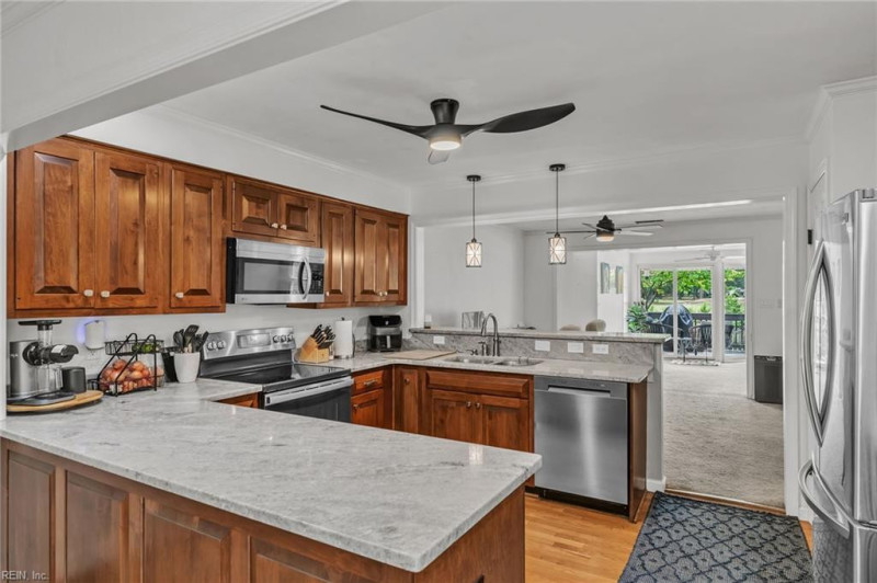 Photo 10 of 41 residential for sale in Virginia Beach virginia