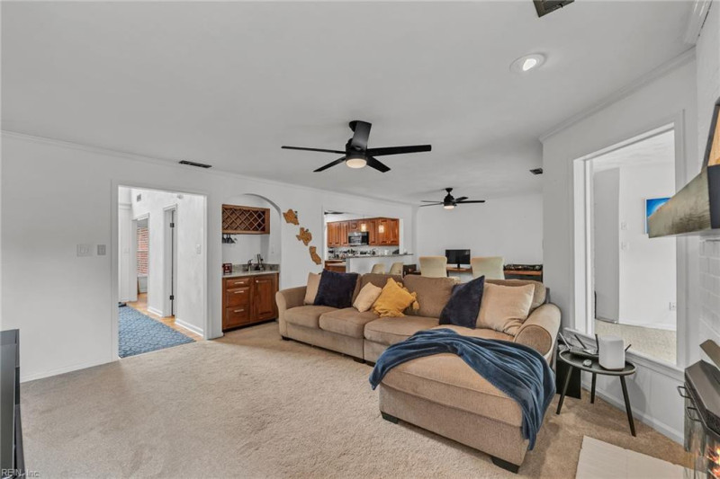 Photo 11 of 41 residential for sale in Virginia Beach virginia