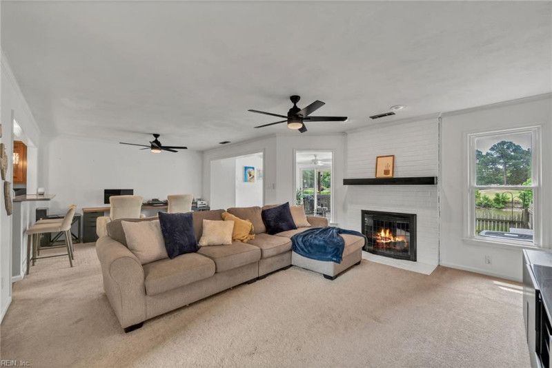 Photo 12 of 41 residential for sale in Virginia Beach virginia