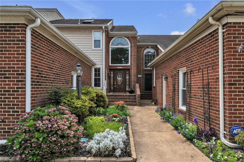 Photo 2 of 41 residential for sale in Virginia Beach virginia