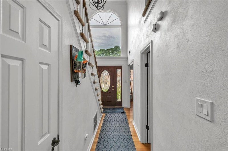 Photo 4 of 41 residential for sale in Virginia Beach virginia