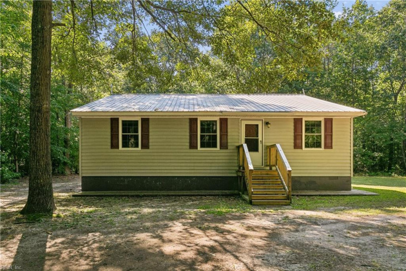 Photo 1 of 41 residential for sale in Gloucester County virginia