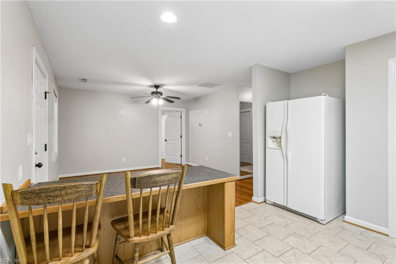 Photo 12 of 41 residential for sale in Gloucester County virginia