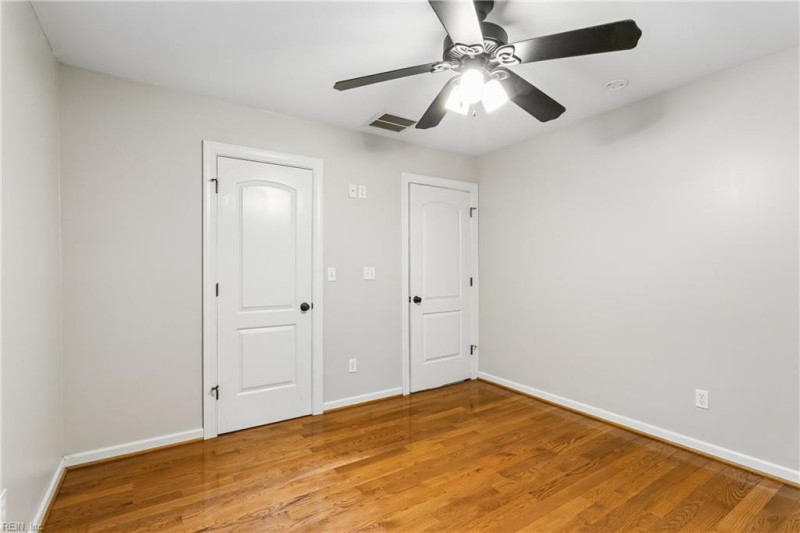 Photo 23 of 41 residential for sale in Gloucester County virginia
