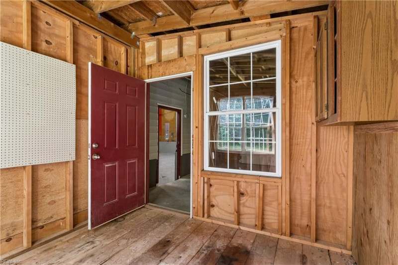 Photo 29 of 41 residential for sale in Gloucester County virginia