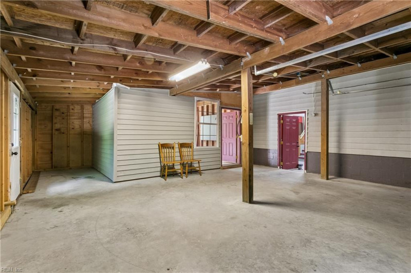 Photo 30 of 41 residential for sale in Gloucester County virginia