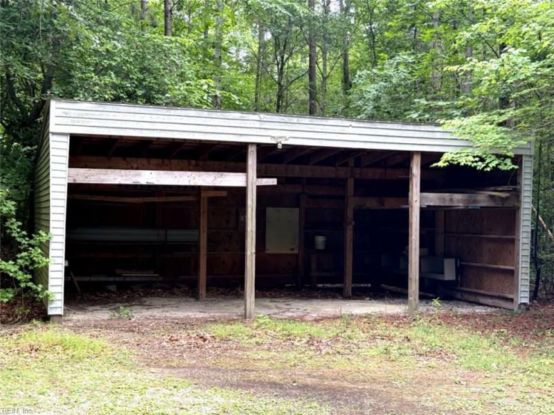 Photo 32 of 41 residential for sale in Gloucester County virginia