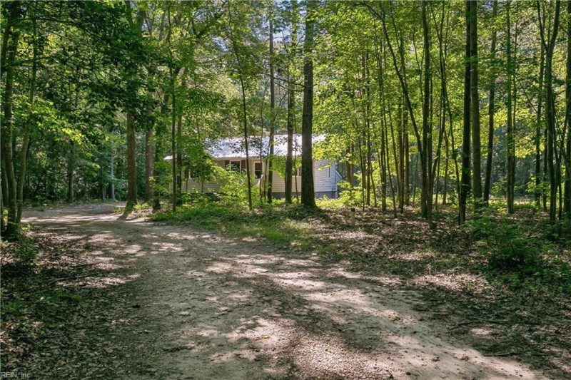 Photo 37 of 41 residential for sale in Gloucester County virginia