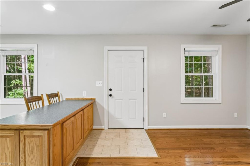 Photo 6 of 41 residential for sale in Gloucester County virginia