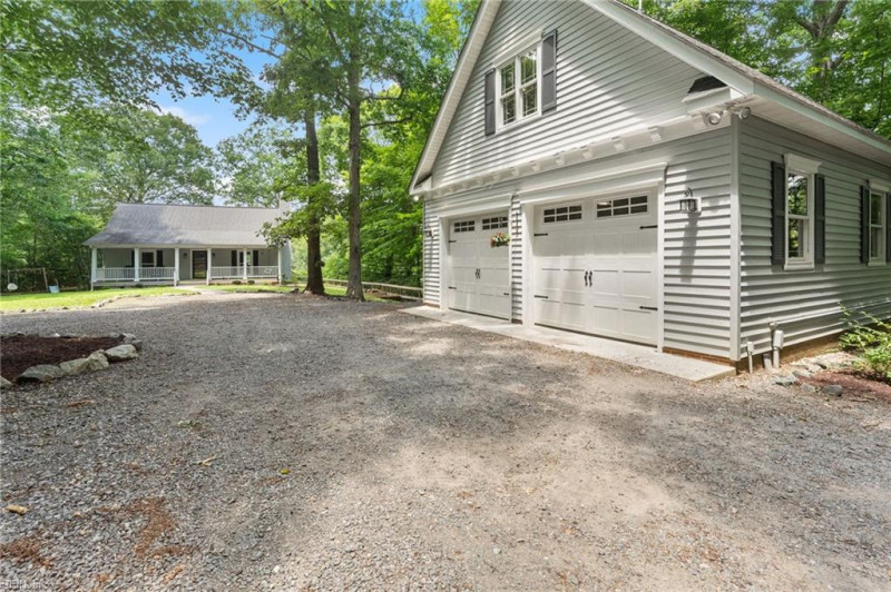 Photo 4 of 49 residential for sale in Middlesex County virginia