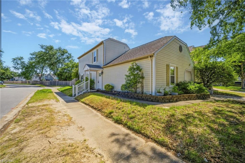 Photo 3 of 20 residential for sale in Virginia Beach virginia