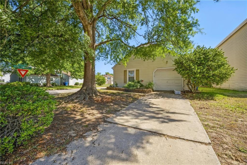 Photo 4 of 20 residential for sale in Virginia Beach virginia