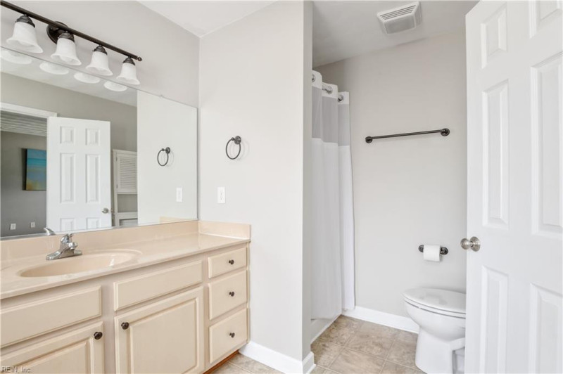 Photo 20 of 51 residential for sale in Currituck County virginia