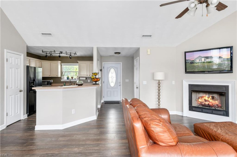 Photo 31 of 51 residential for sale in Currituck County virginia