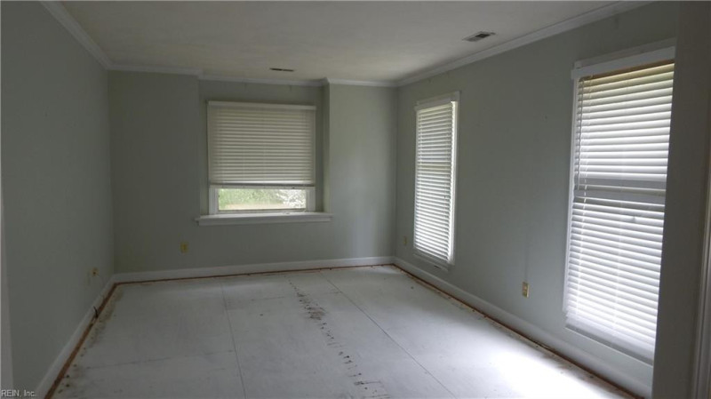 Photo 12 of 25 residential for sale in Chesapeake virginia
