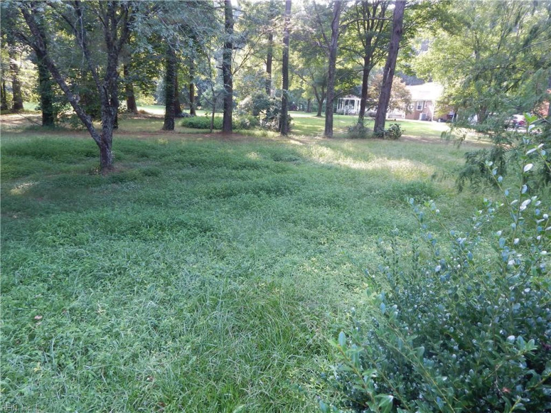 Photo 2 of 25 residential for sale in Chesapeake virginia