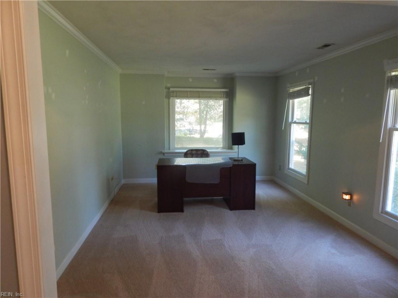 Photo 4 of 25 residential for sale in Chesapeake virginia