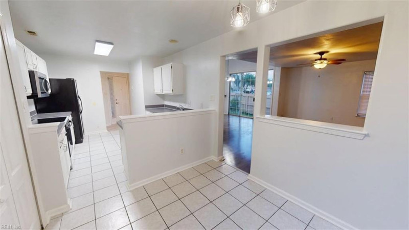 Photo 15 of 50 residential for sale in Chesapeake virginia