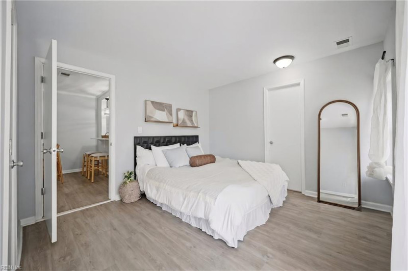 Photo 10 of 19 residential for sale in Suffolk virginia