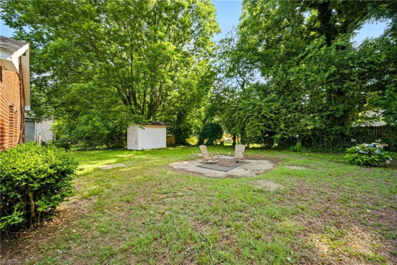 Photo 17 of 19 residential for sale in Suffolk virginia