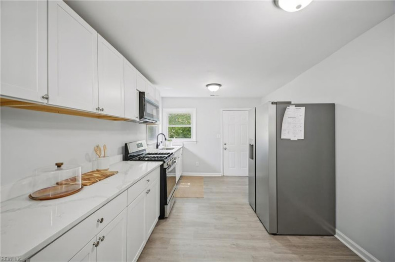 Photo 7 of 19 residential for sale in Suffolk virginia